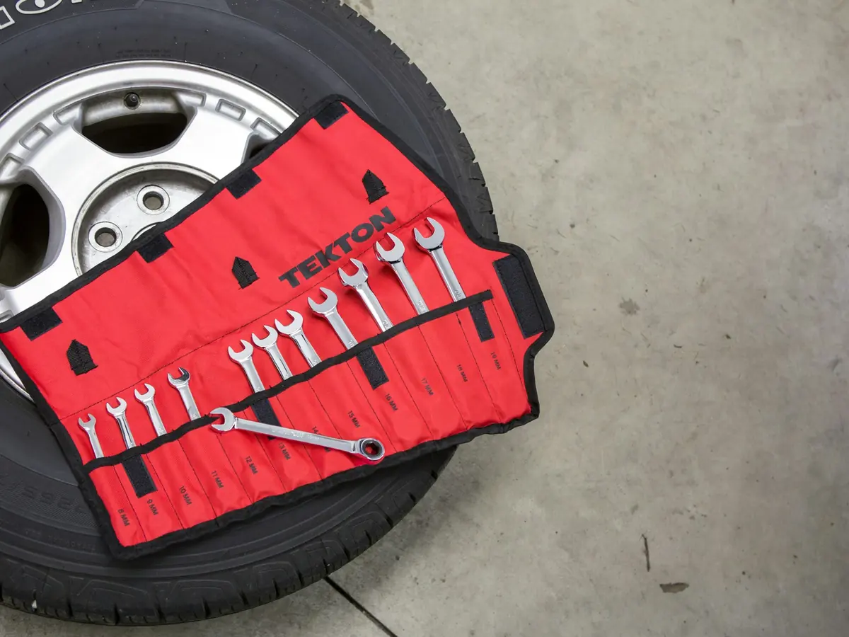 A set of spanners laid across a wheel.
